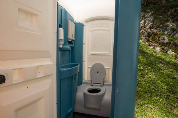 Best Porta potty delivery and setup  in Watervliet, NY